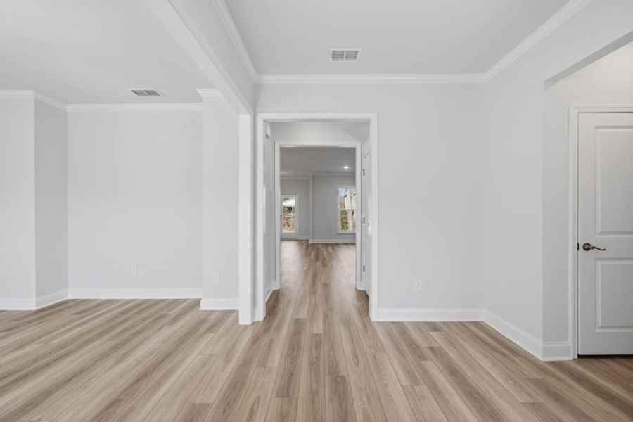 Spacious, unfurnished interior of a new home in Carriage Estates, Lexington (Image 32).