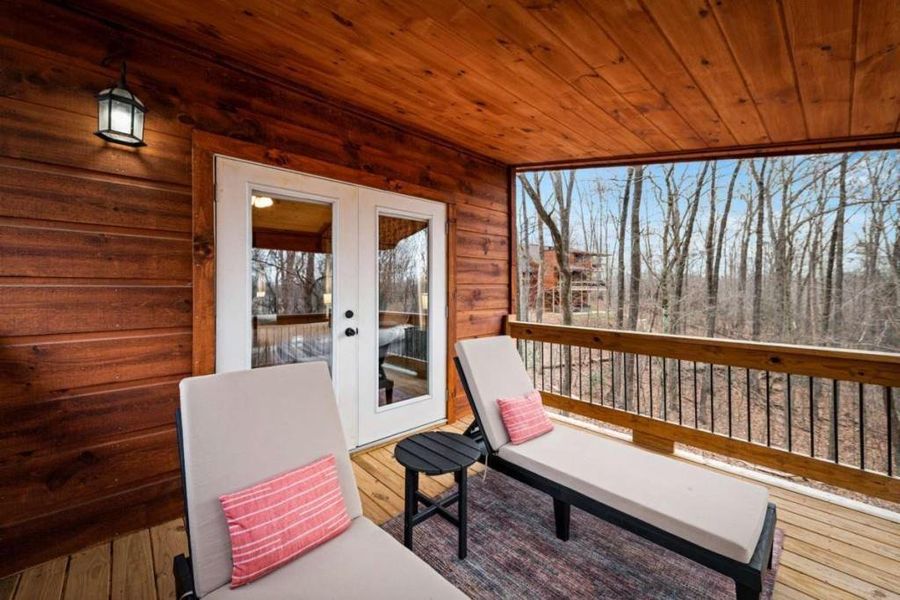 Exterior details and patio area of a home in , Blue Ridge (Image 26).