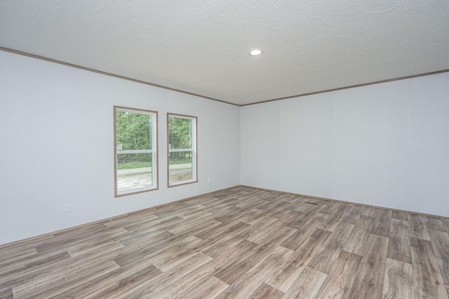 Spacious, unfurnished interior of a new home in , Walterboro (Image 25).