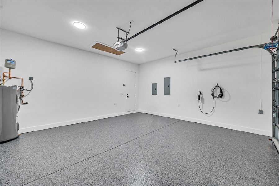 Spacious, unfurnished interior of a new home in , Oakland Park (Image 20).