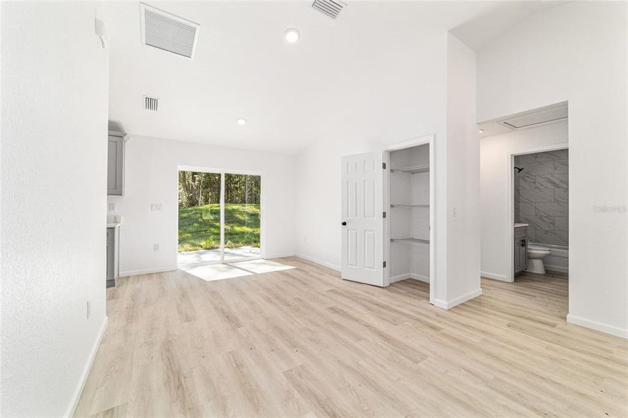 Spacious, unfurnished interior of a new home in , Ocala (Image 5). Spacious, unfurnished interior of a new home in , Ocala (Image 5).