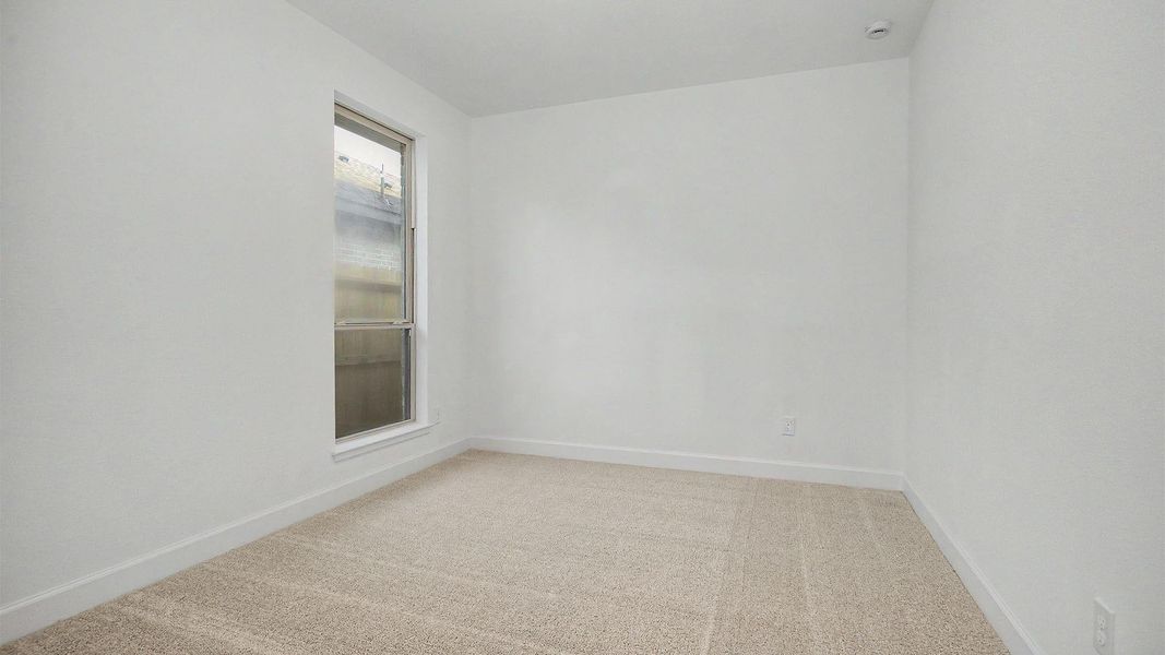 Spacious, unfurnished interior of a new home in Valencia, Manvel (Image 8).