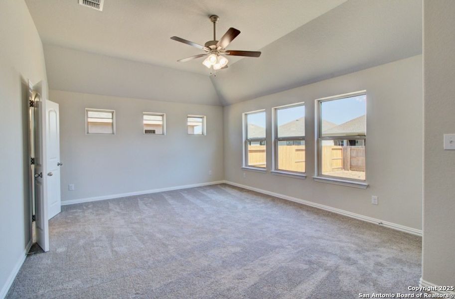 Spacious, unfurnished interior of a new home in Meyer Ranch – Premier, New Braunfels (Image 17).