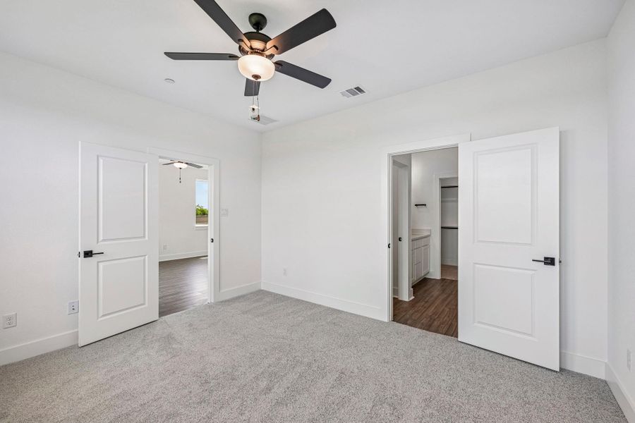 Spacious, unfurnished interior of a new home in Avery Centre, Round Rock (Image 39).