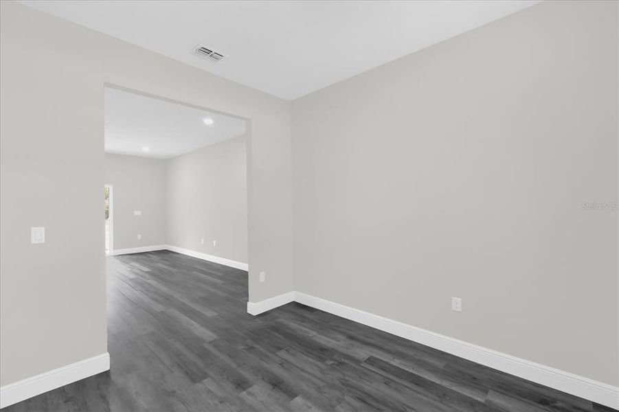 Spacious, unfurnished interior of a new home in , Ocala (Image 22).