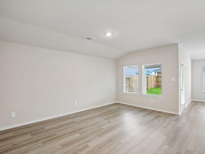 Spacious, unfurnished interior of a new home in Heights of Barbers Hill, Baytown (Image 32).