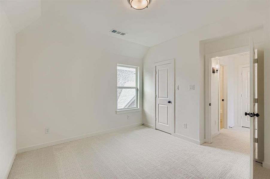 Spacious, unfurnished interior of a new home in Mosaic 40s, Prosper (Image 17).