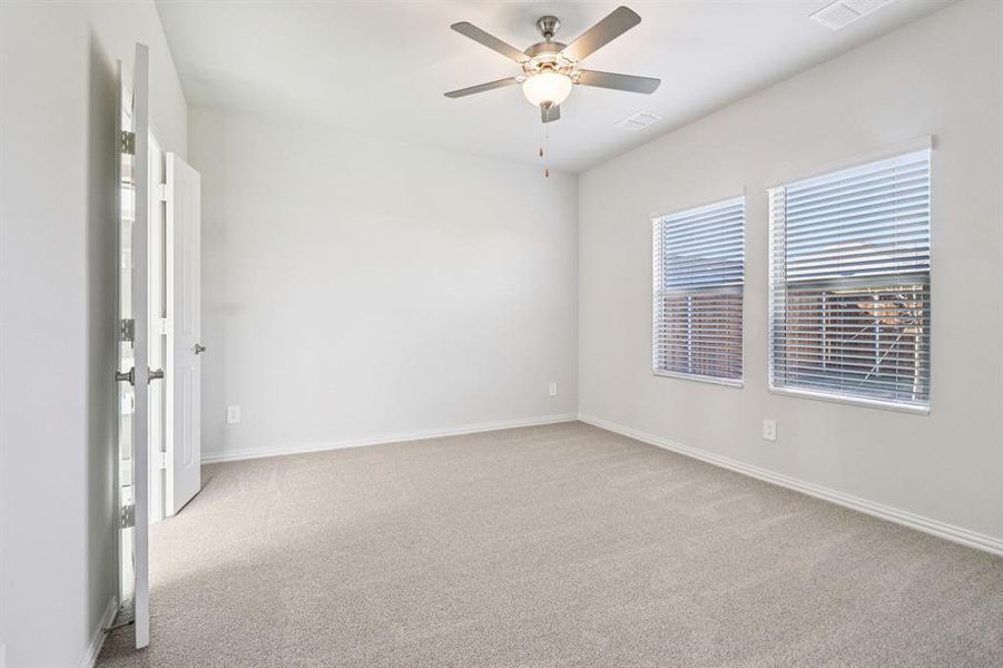 Spacious, unfurnished interior of a new home in Lakehaven - Spring Series, Farmersville (Image 27).