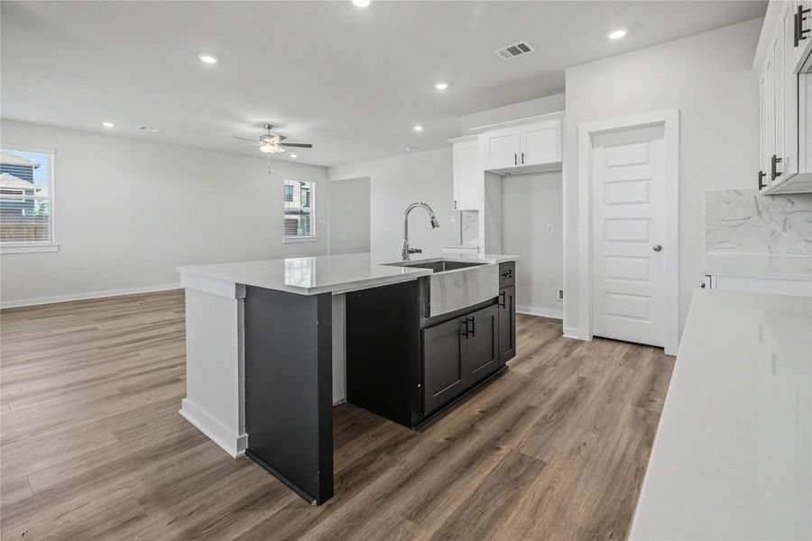 Furnished interior view inside a new home in Glendale Lakes, Rosharon (Image 9).