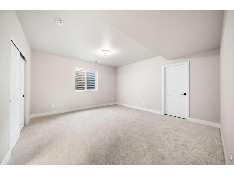 Spacious, unfurnished interior of a new home in , Fort Collins (Image 19).