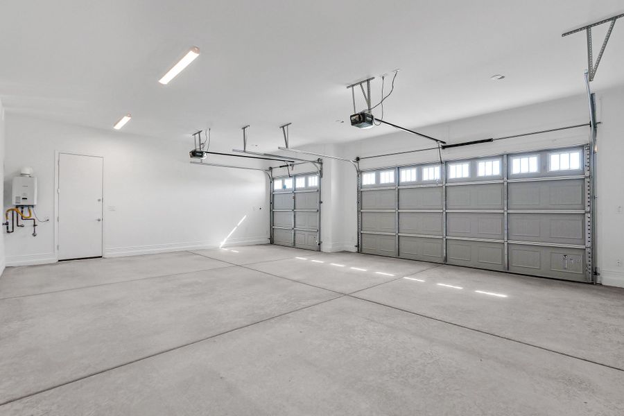 Spacious, unfurnished interior of a new home in Aloravita South, Peoria (Image 41).