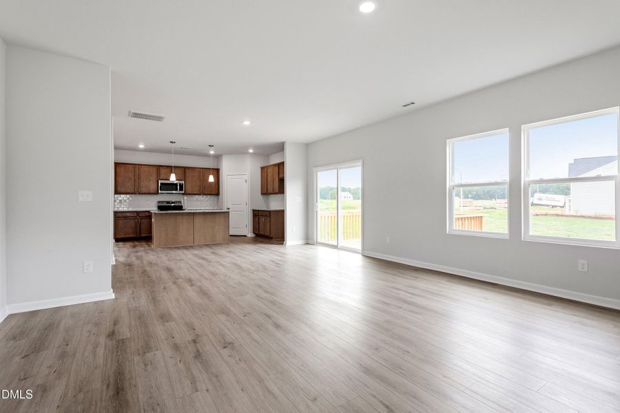 FMWeb06 (1) FMWeb06 (1)