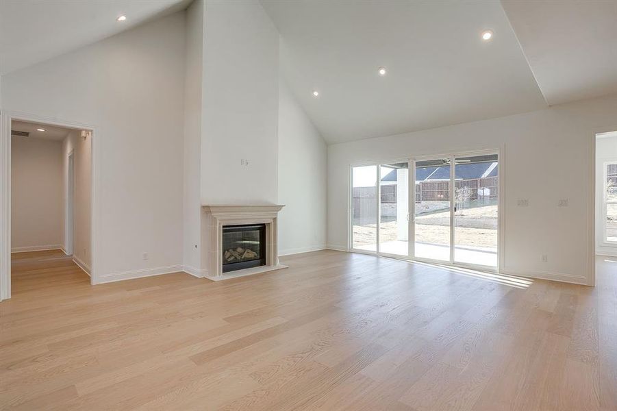 Spacious, unfurnished interior of a new home in Whitestone Heights, Benbrook (Image 25).