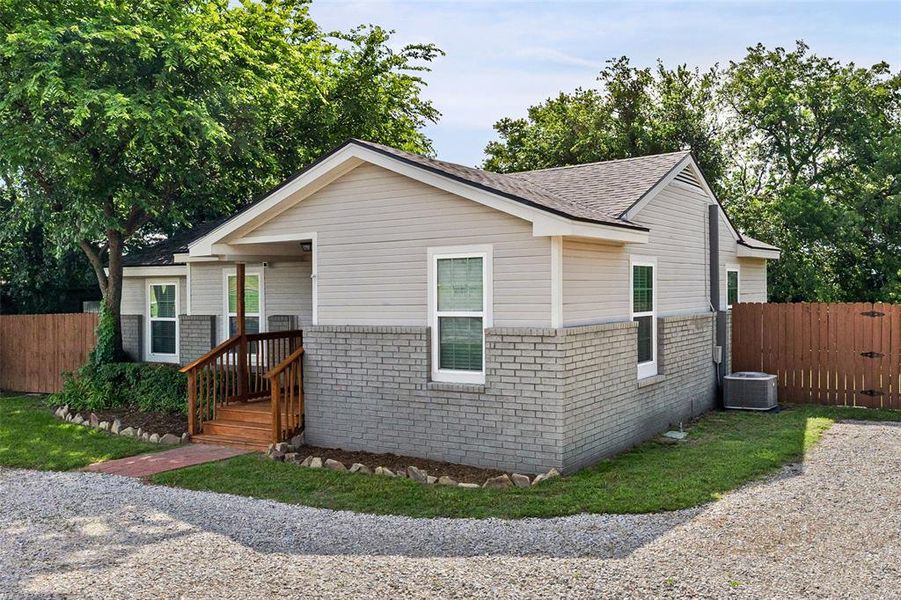 Exterior details and patio area of a home in , Weatherford (Image 22). Exterior details and patio area of a home in , Weatherford (Image 22).