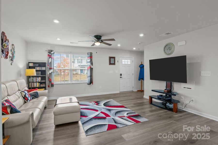 Image 34 of a home in .