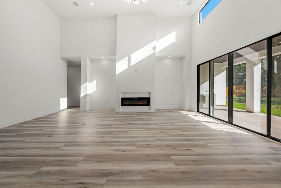 Spacious, unfurnished interior of a new home in , Cedar Park (Image 37).
