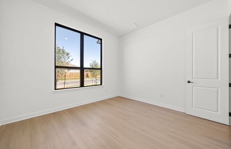 Spacious, unfurnished interior of a new home in 6 Creeks, Kyle (Image 41).