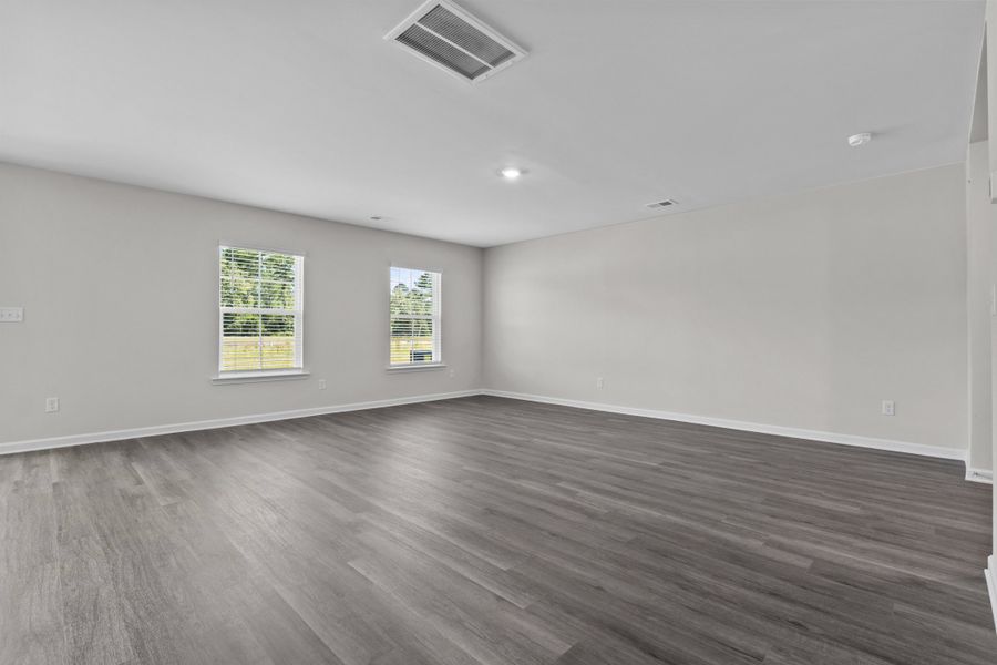 Spacious, unfurnished interior of a new home in Harmon Hill Estates, Hopkins (Image 17).