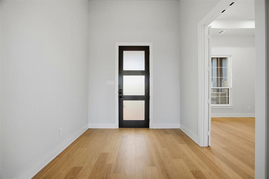 Spacious, unfurnished interior of a new home in Waterfall Ranch - 1 Acre Lots, Waxahachie (Image 16). Spacious, unfurnished interior of a new home in Waterfall Ranch - 1 Acre Lots, Waxahachie (Image 16).