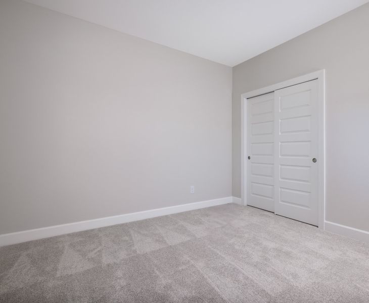 Representative unfurnished interior of a home built from the The Prescott by Cothran Homes in Holly Ridge, Greenville (Image 27).