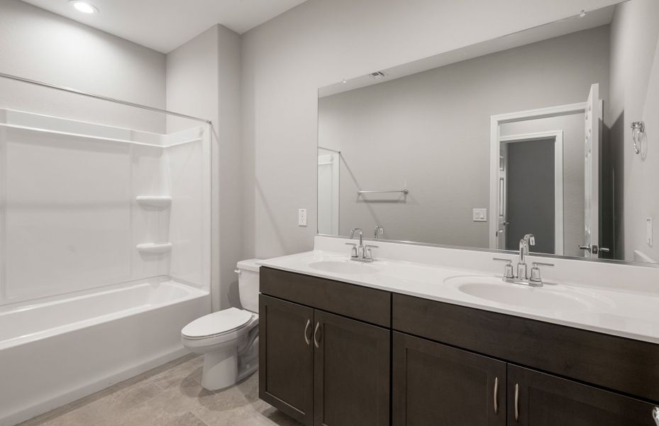 Furnished interior view inside a new home in El Cidro, Goodyear (Image 7).