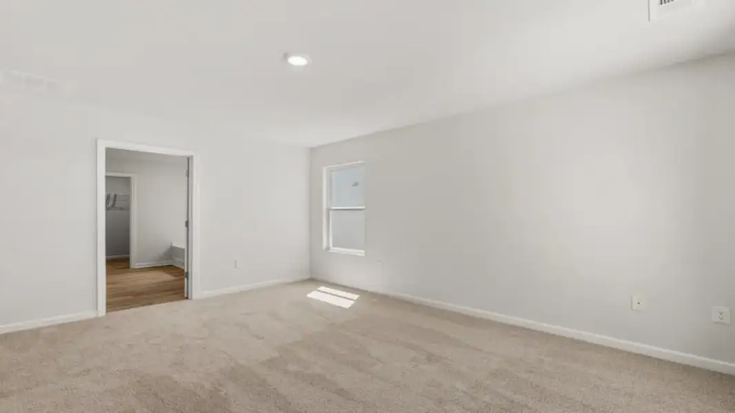 Spacious, unfurnished interior of a new home in Aurora Creek, Dallas (Image 15).