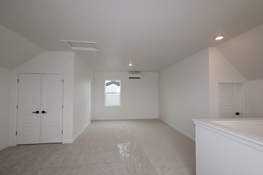 Spacious, unfurnished interior of a new home in Baseline Peaks Collection, Broomfield (Image 9).