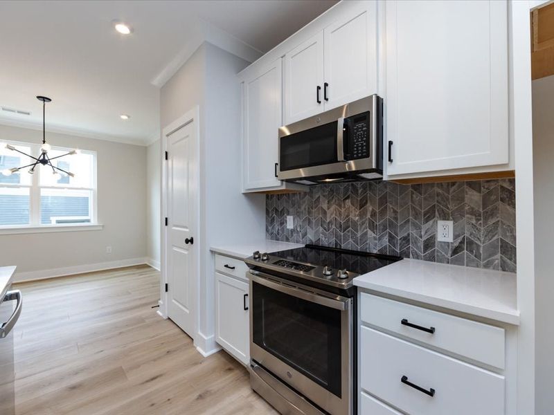 Furnished interior view inside a new home in Context at Oakhurst, Charlotte (Image 19). Furnished interior view inside a new home in Context at Oakhurst, Charlotte (Image 19).