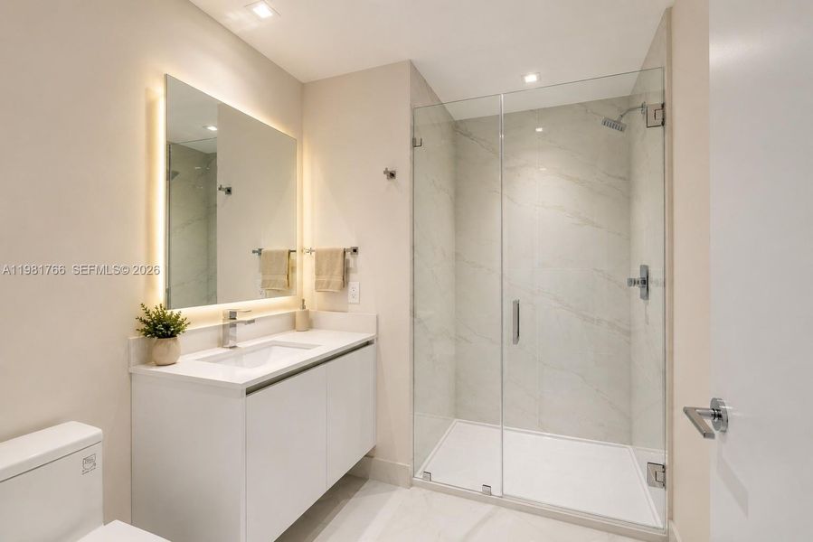 2nd bathroom Virtually staged
