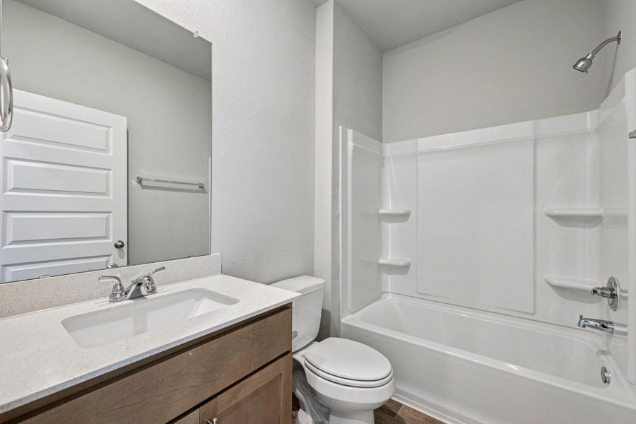 Furnished interior view inside a new home in Harvest Ridge, Elgin (Image 7).