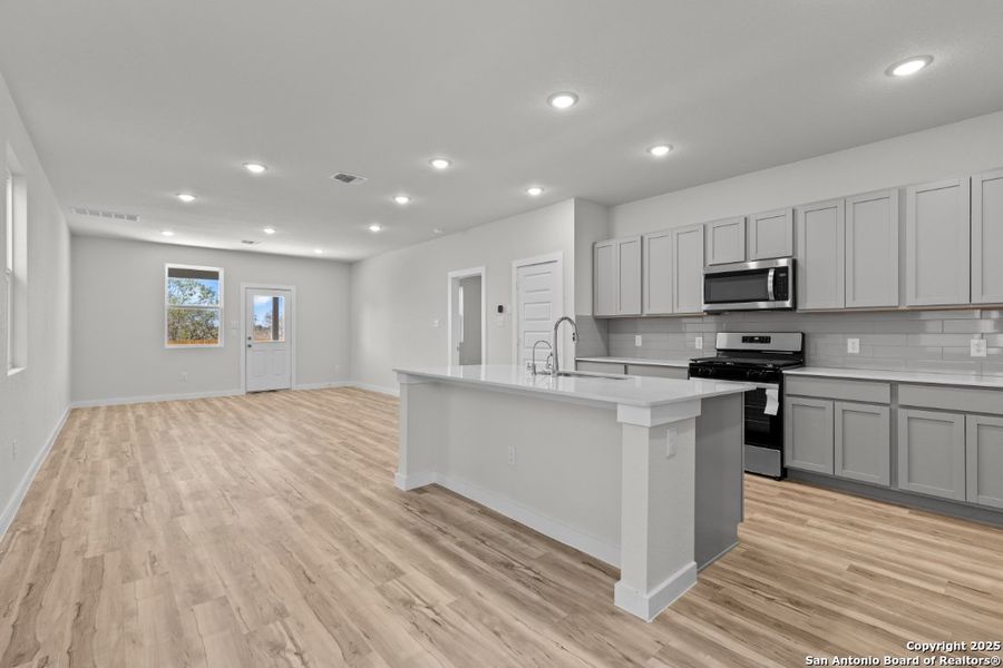 Furnished interior view inside a new home in Spring Creek, San Antonio (Image 6).