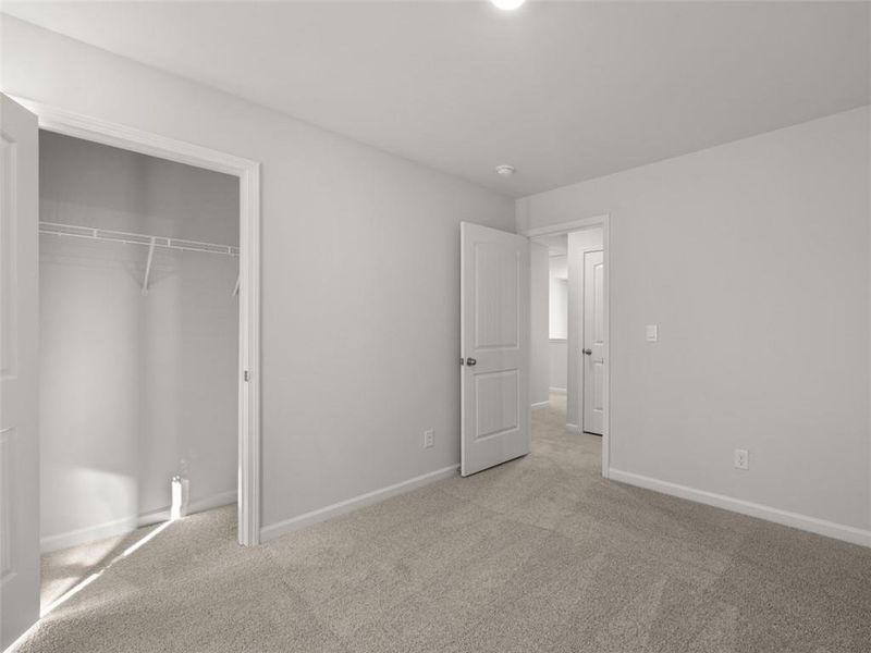 Spacious, unfurnished interior of a new home in Oaks at Cedar Grove, Fairburn (Image 27).