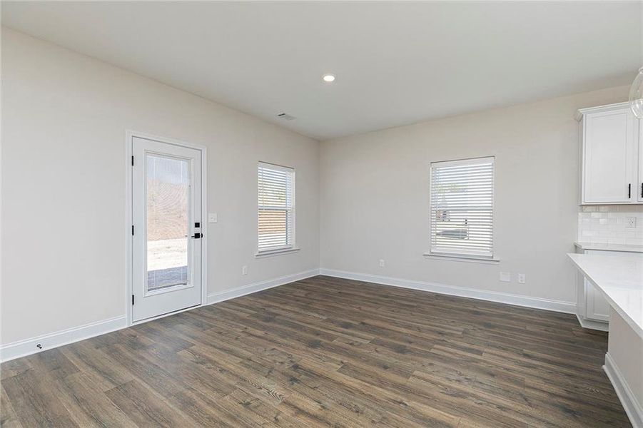 Spacious, unfurnished interior of a new home in Mount Tabor Pointe, Dallas (Image 18).