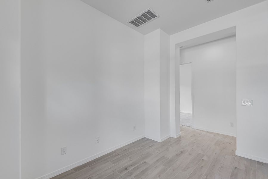 Spacious, unfurnished interior of a new home in Allen Ranches, Litchfield Park (Image 17). Spacious, unfurnished interior of a new home in Allen Ranches, Litchfield Park (Image 17).