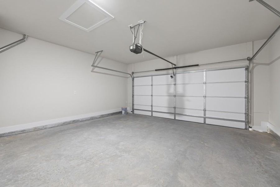 Spacious, unfurnished interior of a new home in , Hartwell (Image 43).