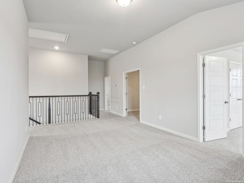 Spacious, unfurnished interior of a new home in Comanche Ridge, San Antonio (Image 14). Spacious, unfurnished interior of a new home in Comanche Ridge, San Antonio (Image 14).