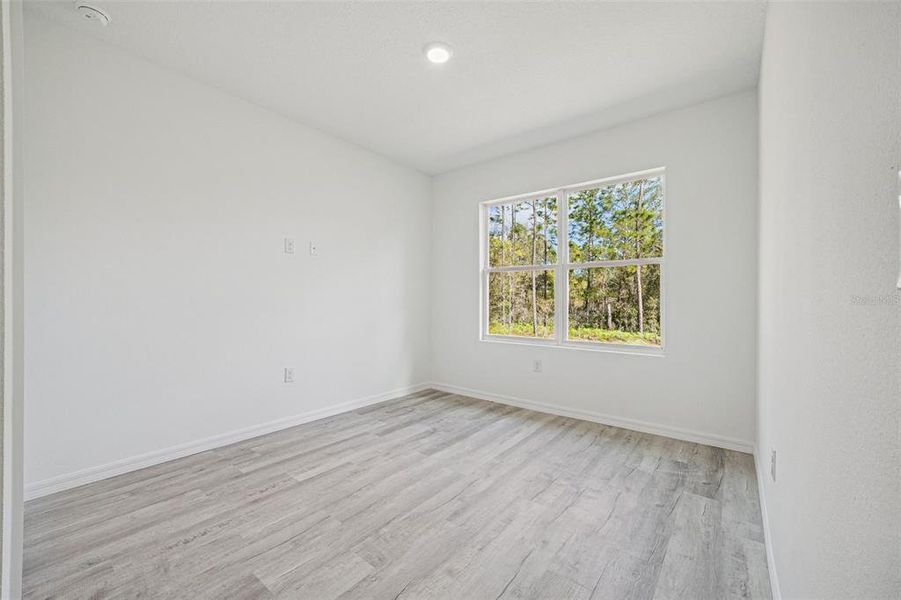Spacious, unfurnished interior of a new home in , Citrus Springs (Image 32).