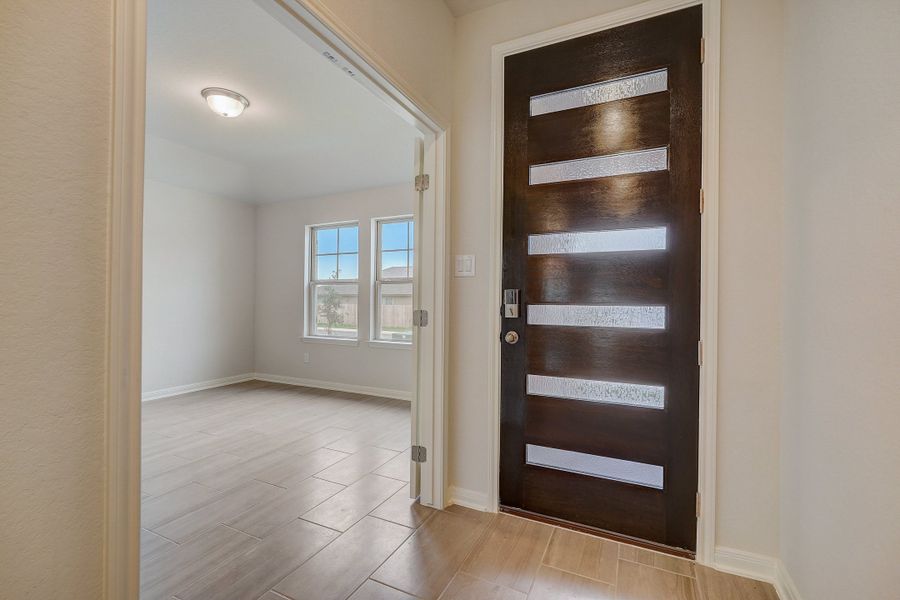 Entry in the Oleander floorplan at a Meritage Homes community.