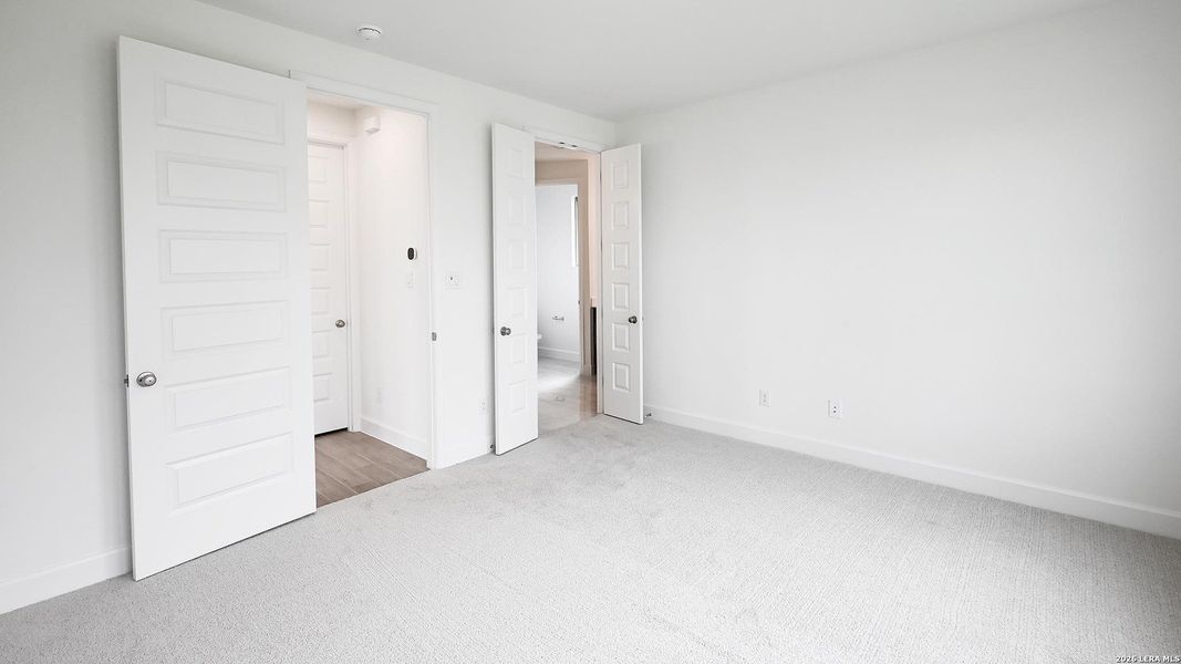 Spacious, unfurnished interior of a new home in The Parklands, Schertz (Image 13).