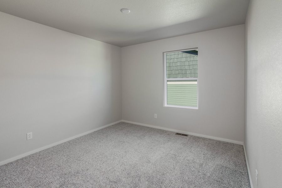 Spacious, unfurnished interior of a new home in Trailside, Timnath (Image 19).