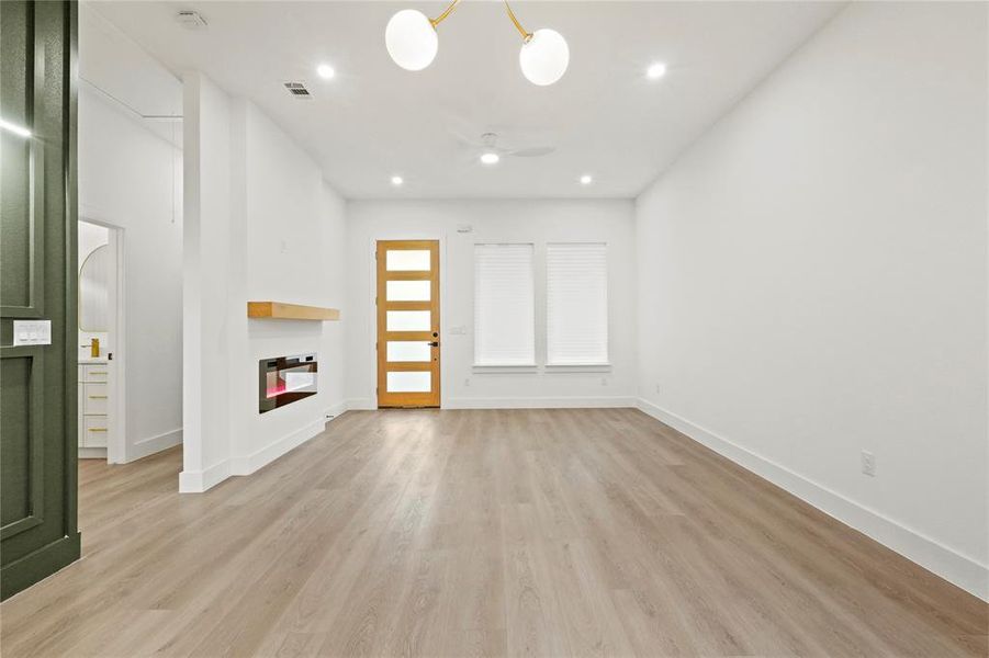 Spacious, unfurnished interior of a new home in , Dallas (Image 19).
