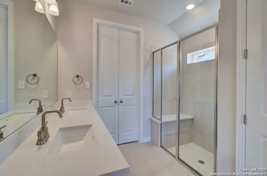 Furnished interior view inside a new home in Meyer Ranch - Enclave, New Braunfels (Image 7).