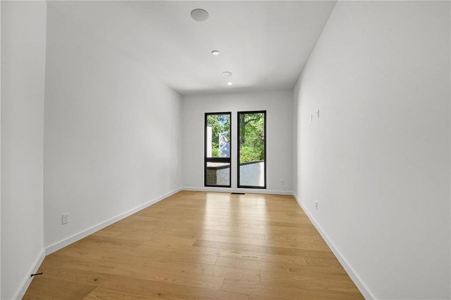 Spacious, unfurnished interior of a new home in , Atlanta (Image 63).