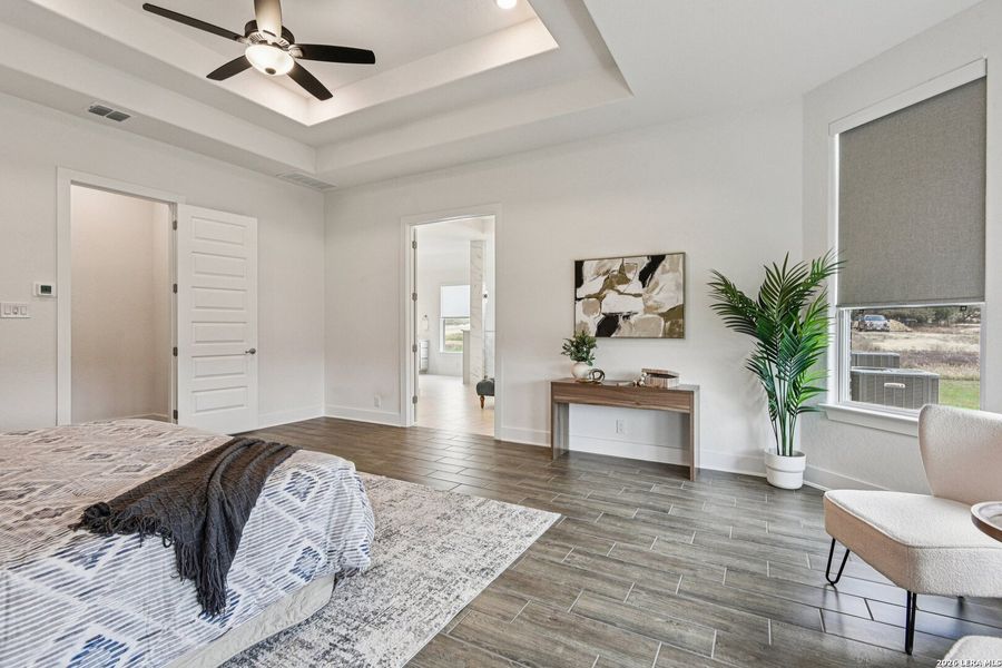 Furnished interior view inside a new home in Waldsanger, New Braunfels (Image 32).