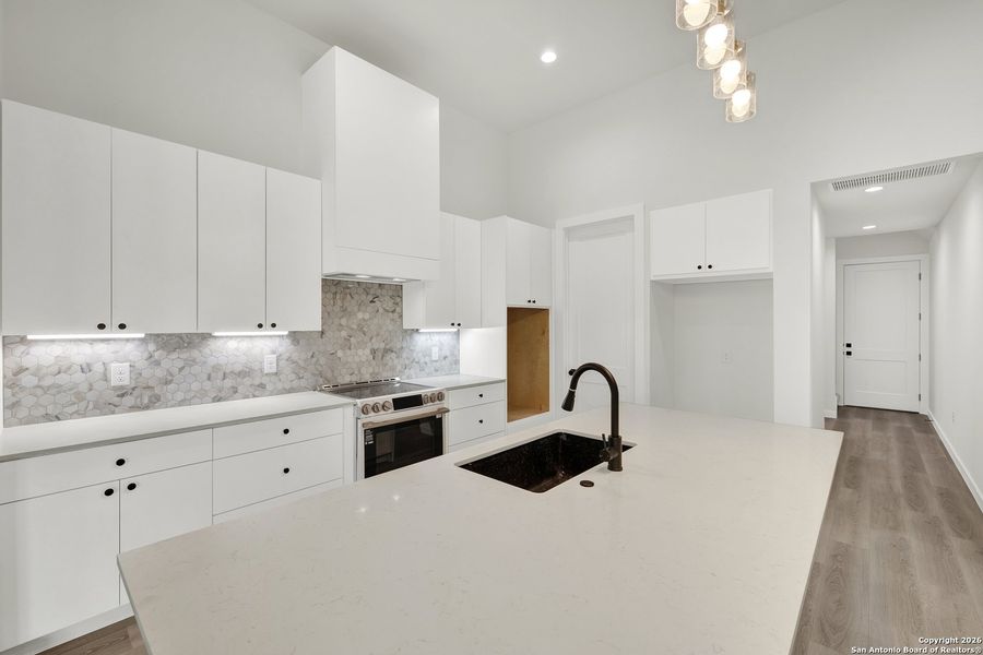 Furnished interior view inside a new home in , Canyon Lake (Image 13).