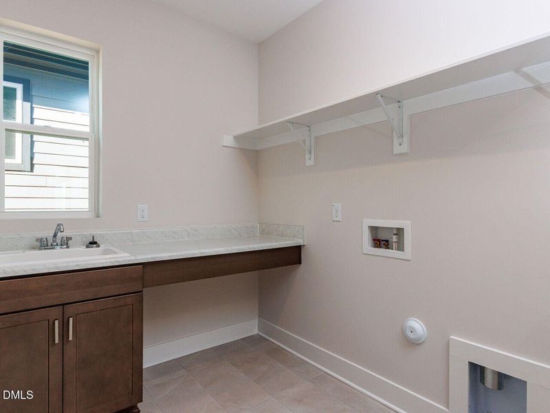 010-1280x960-laundry-room