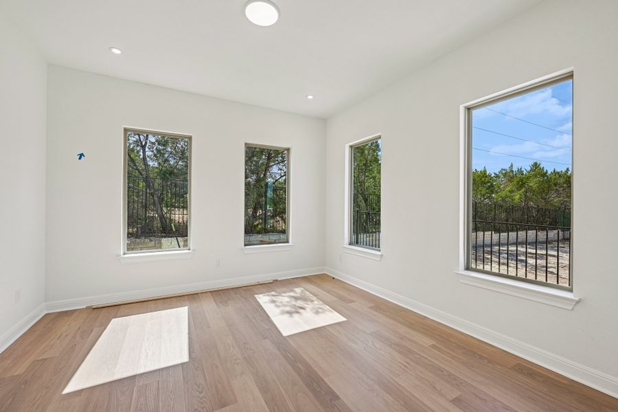 Spacious, unfurnished interior of a new home in Foxfield, Austin (Image 14).