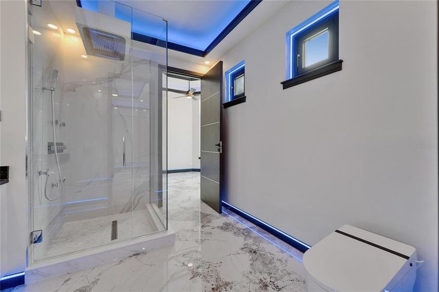 Spacious, unfurnished interior of a new home in , Apollo Beach (Image 24).