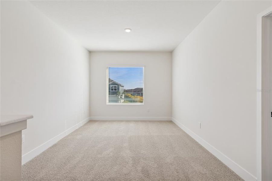 Spacious, unfurnished interior of a new home in North River Ranch – Townhomes, Parrish (Image 24).