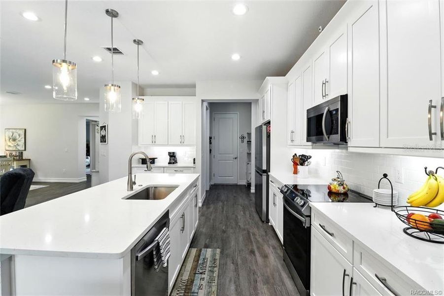 Furnished interior view inside a new home in Clearview Estates, Hernando (Image 10).